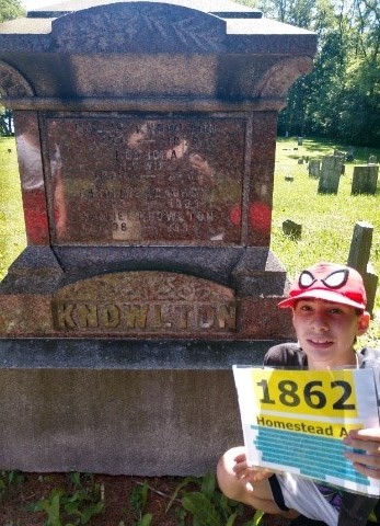 JEMS students visit the Quince St. Cemetery