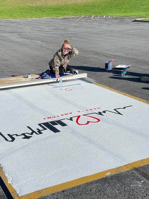 JEHS seniors personalize their parking spaces