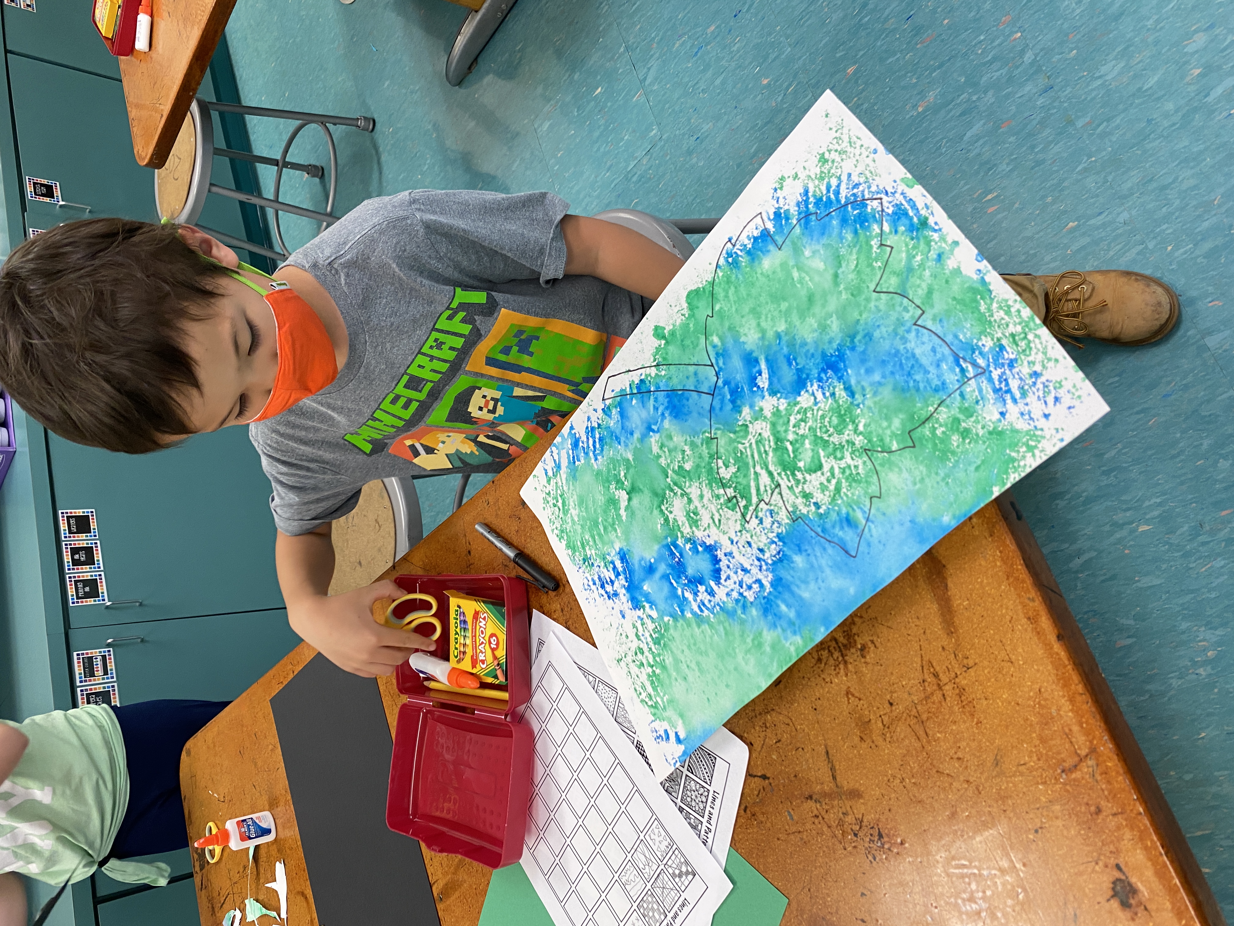 Third grade students attend art class at EE