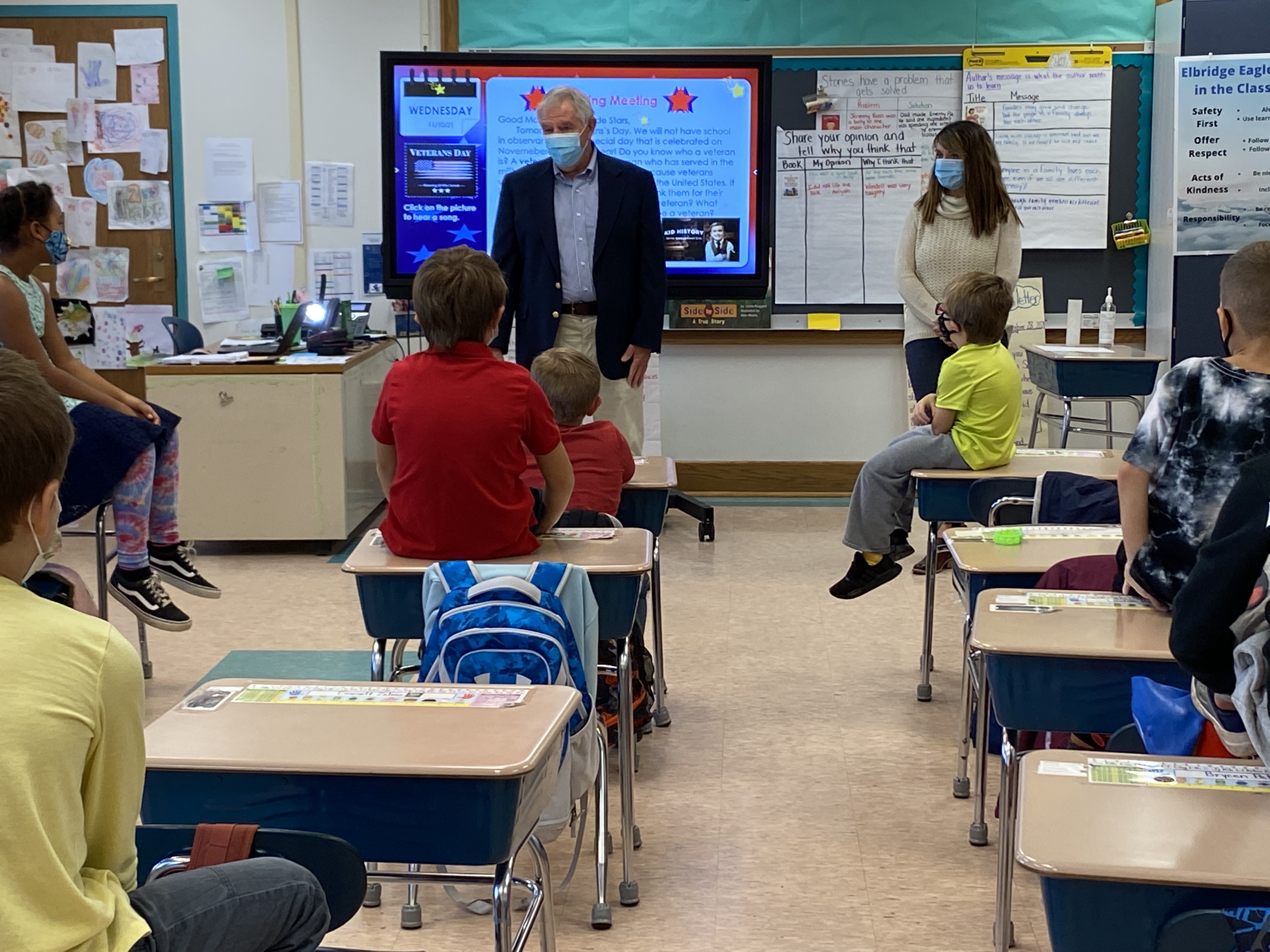 Veteran Mr. Martin speaks with an EE class about his experiences