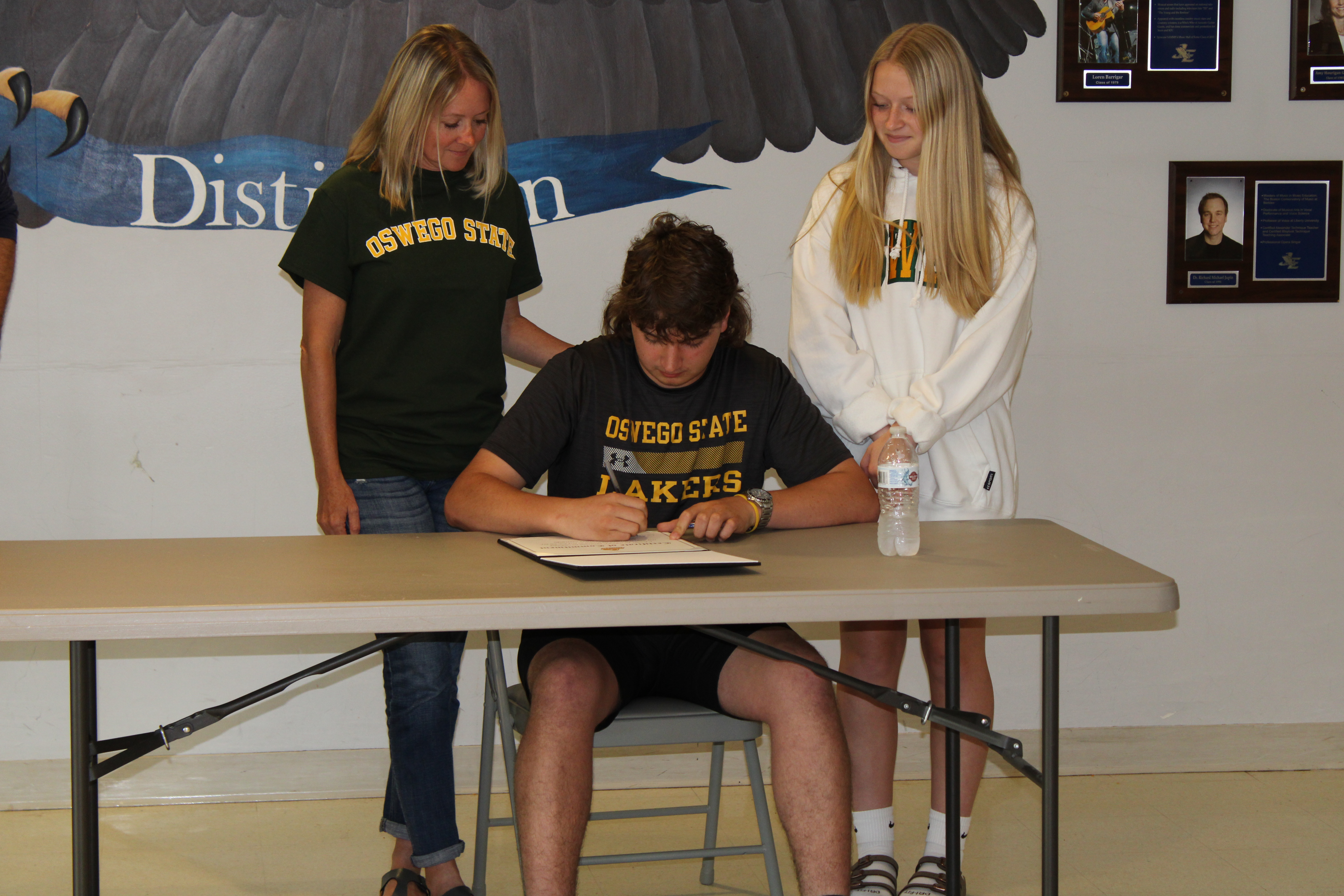 Colin Jewsbury will attend SUNY Oswego to play golf