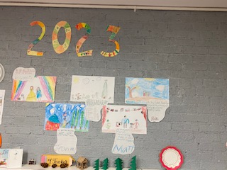 ELL students work on New Year's Resolution projects